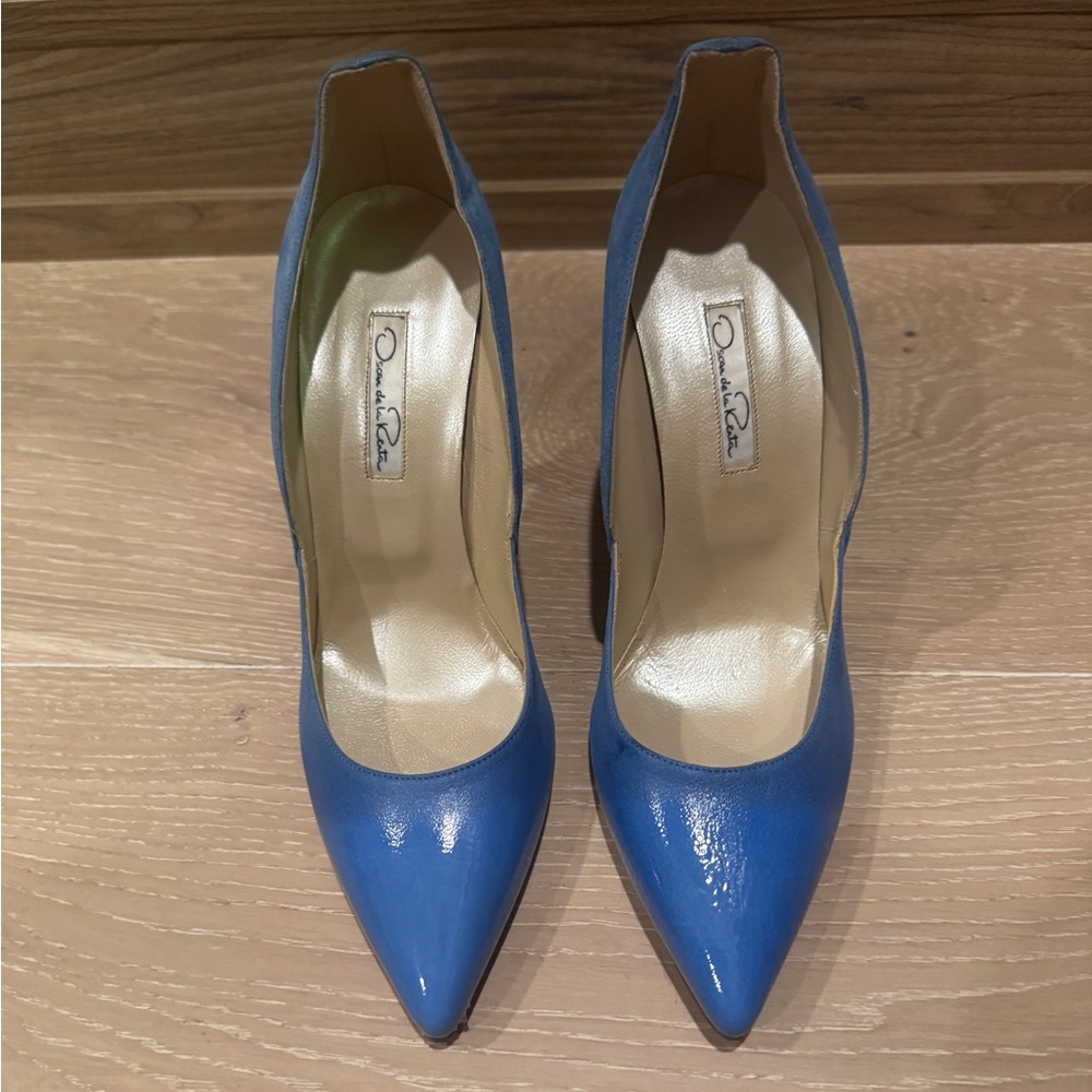 Oscar De La Renta Blue Leather and Suede Sabrina Pointed Toe Pumps Size 39